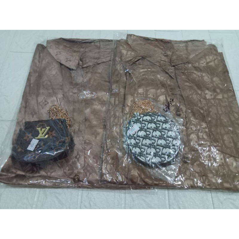 Kemeja wanita satin tangan panjang impor printing DR LV GC CH free tas rantai As6631-Coklat