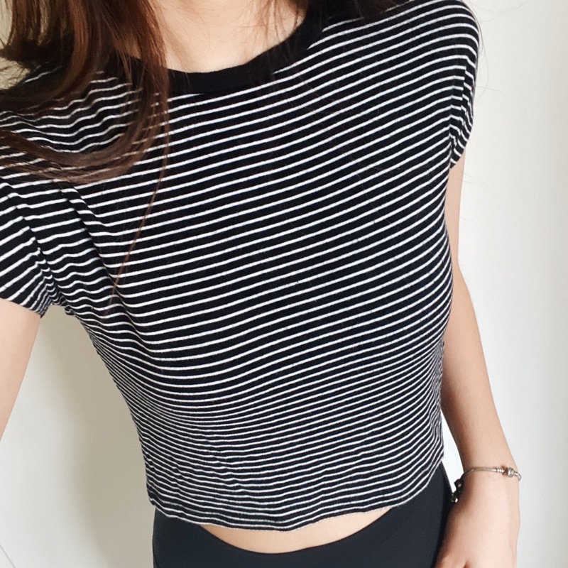 [ Zara Trafaluc Original ] Atasan Kaos Croptop Tee Croptop Wanita preloved