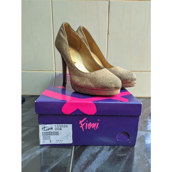 Preloved Sepatu Heels Wanita 10cm by Fioni Payless size 7 setara 37.5 Insole 23.8cm Suede