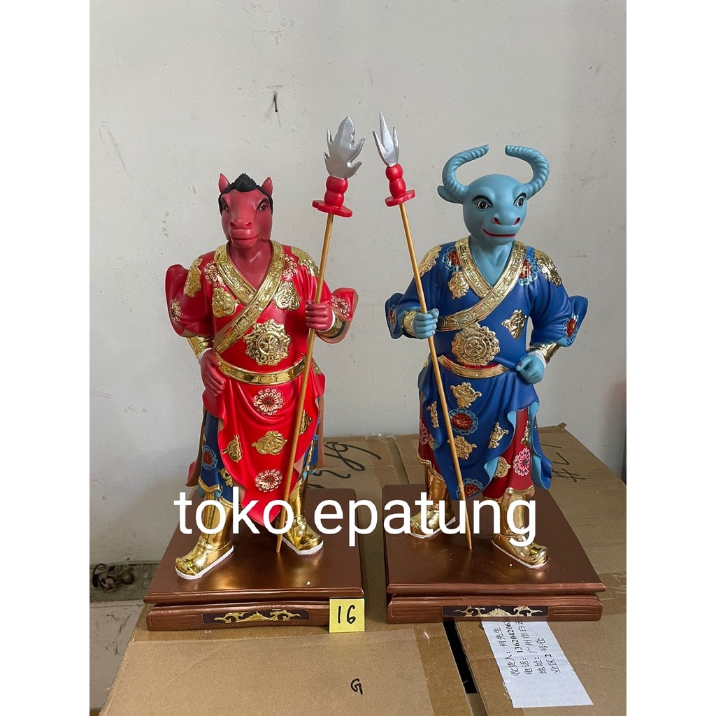 patung dewa kepala kuda dan kerbau - fiber - 16 inch