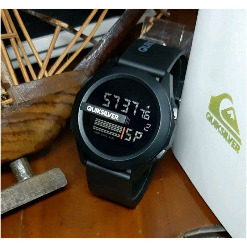 Terviraaaallll!!! Jam Tangan Anti Air Favorite Pilihan Pria Jam Tangan Buat Berenang