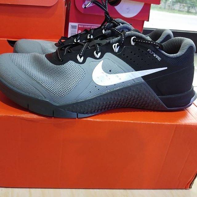 NIKE WMNS METCON 2