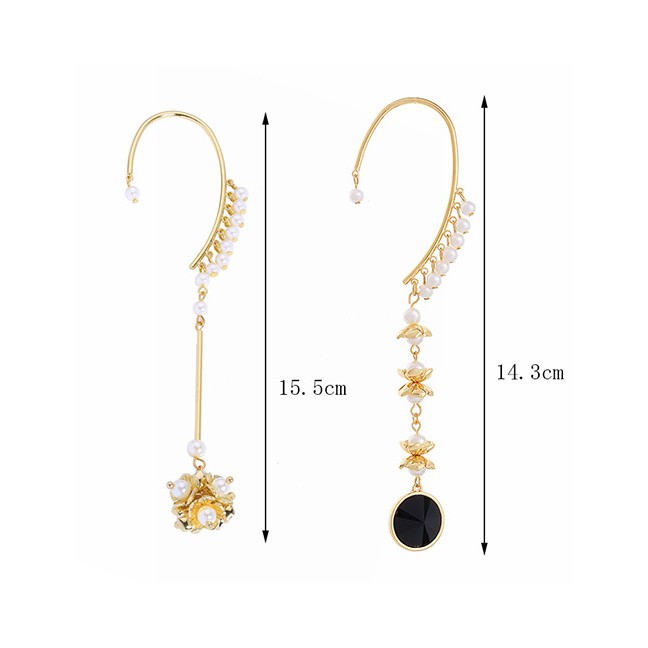 LRC Anting Gantung  Fashion  Pearls&amp;flower Decorated Earrings