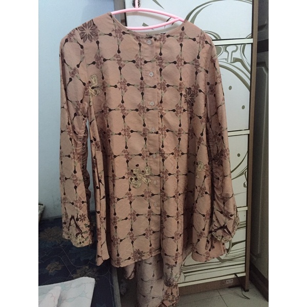 PRELOVED RIA MIRANDA KURANJI TOP