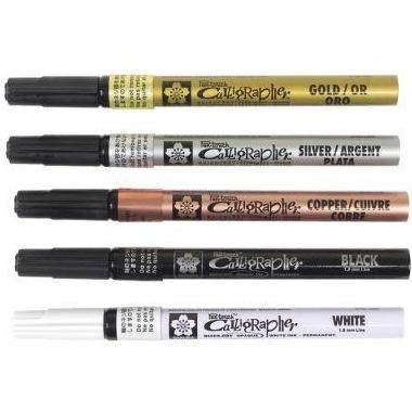 

[[COD]] Sakura Pen Touch Calligrapher Fine Point 1.8 mm / Calligrahy Pen BERMUTU Kode 838