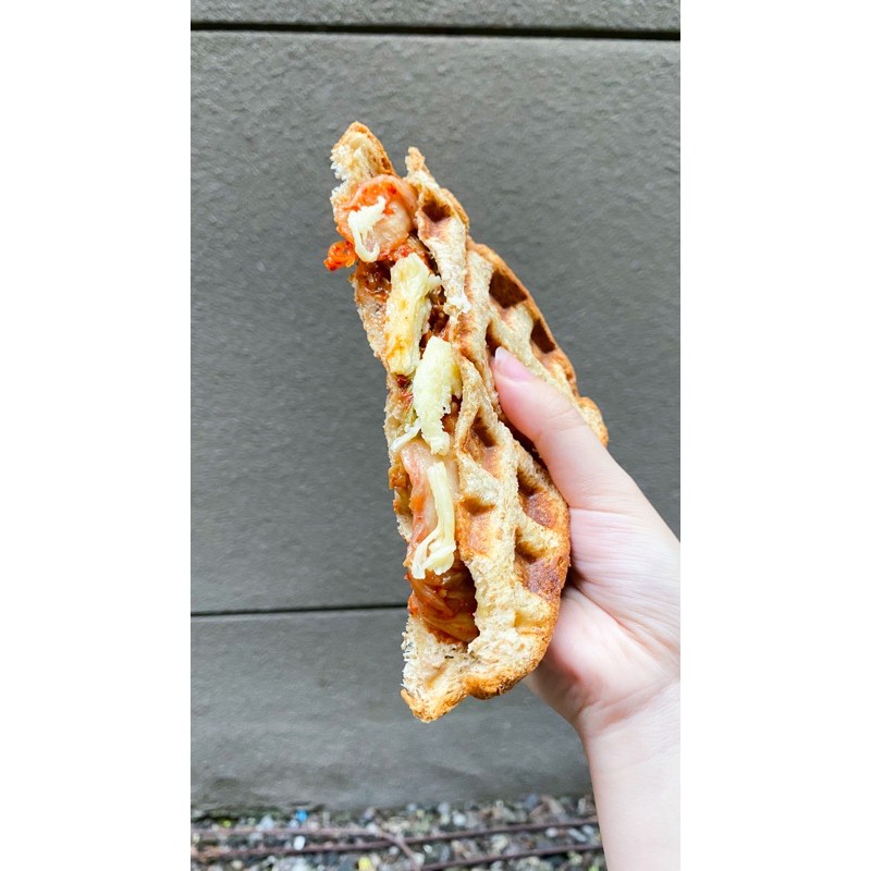 

toaffle kimchi mozarella 2 pcs