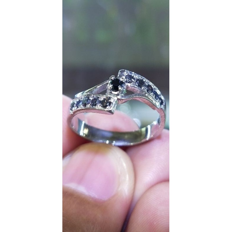 cincin berlian hitam