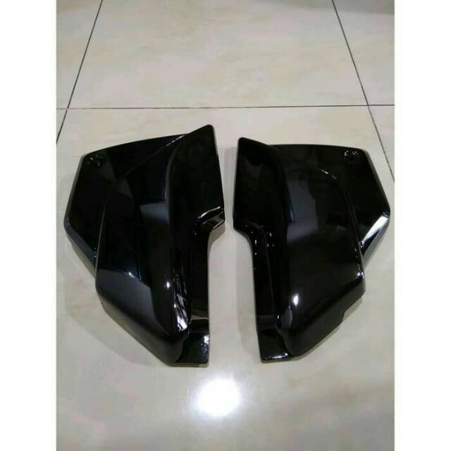 Cover body depan Box tutup aki accu mega pro Megapro lama hitam