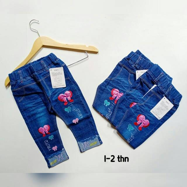 CELANA JEANS ANAK PEREMPUAN BORDIR MURAH SIZE 1-6 TAHUN TAHUN ini