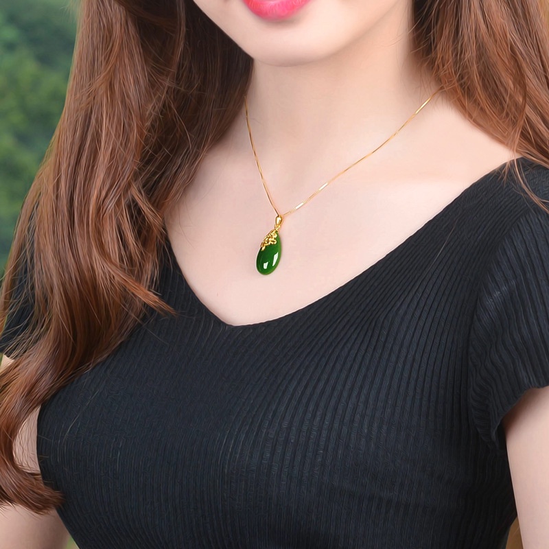 [Ready Stock]Fashion Gold-Plated Inlaid Emerald Pendant Water Drop Pear-Shaped Necklace