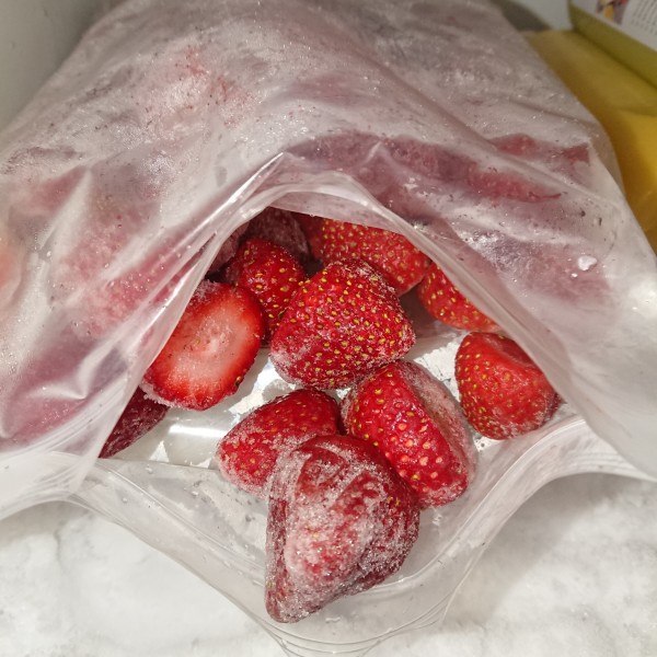 

Strawberry Frozen 1 Kg - Stroberi Berkualitas