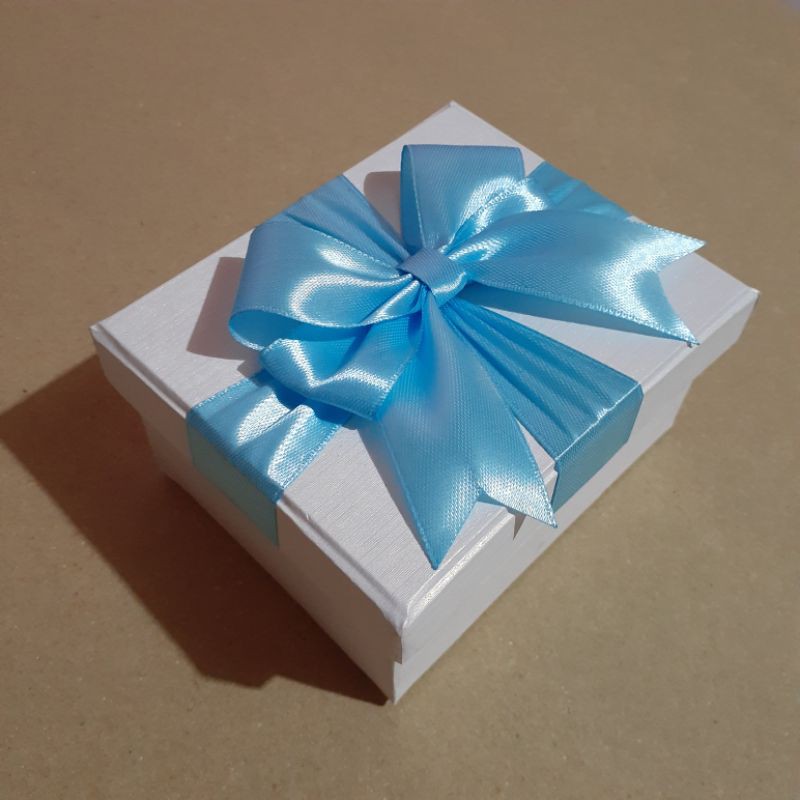 GIFTBOX WHITE KOTAK KADO HADIAH ULANG TAHUN