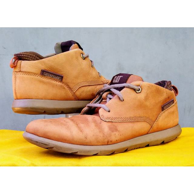 Sepatu CATerpillar Roamer Mid second bekas original