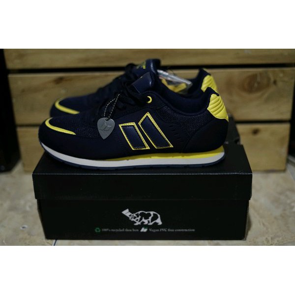 Sepatu Macbeth fischer