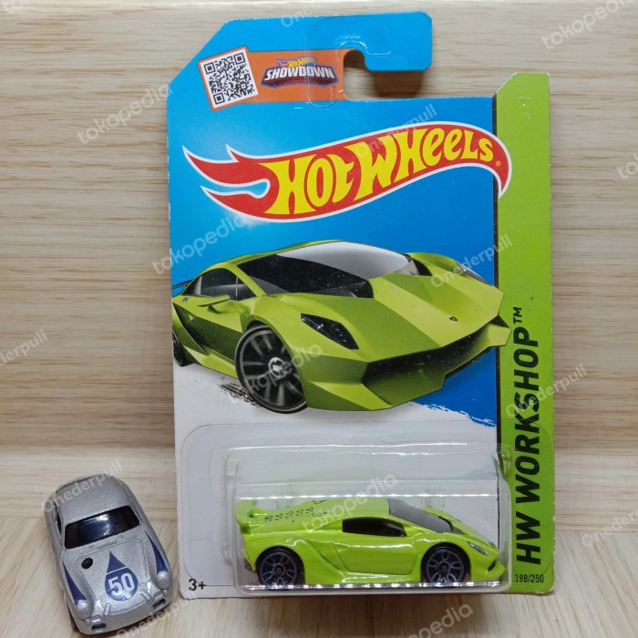 hot wheels lamborghini sesto elemento hijau