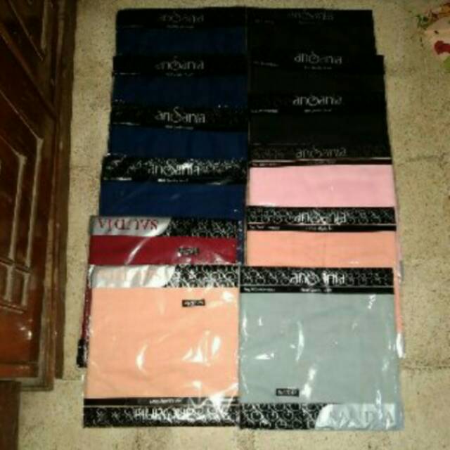 Jilbab segi empat saudia polos