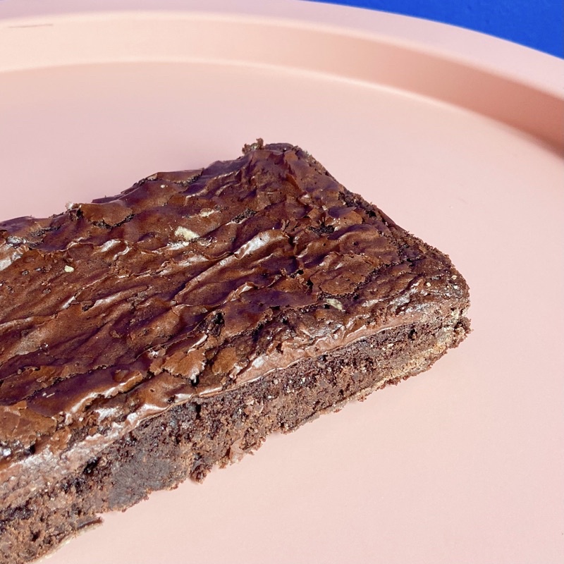

✨FUDGY BROWNIES 22x10✨