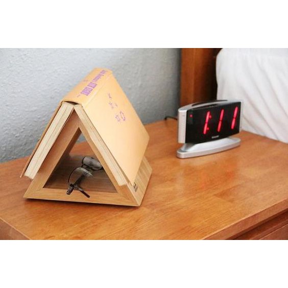 

Tempat Buku Penanda Buku Minimalis