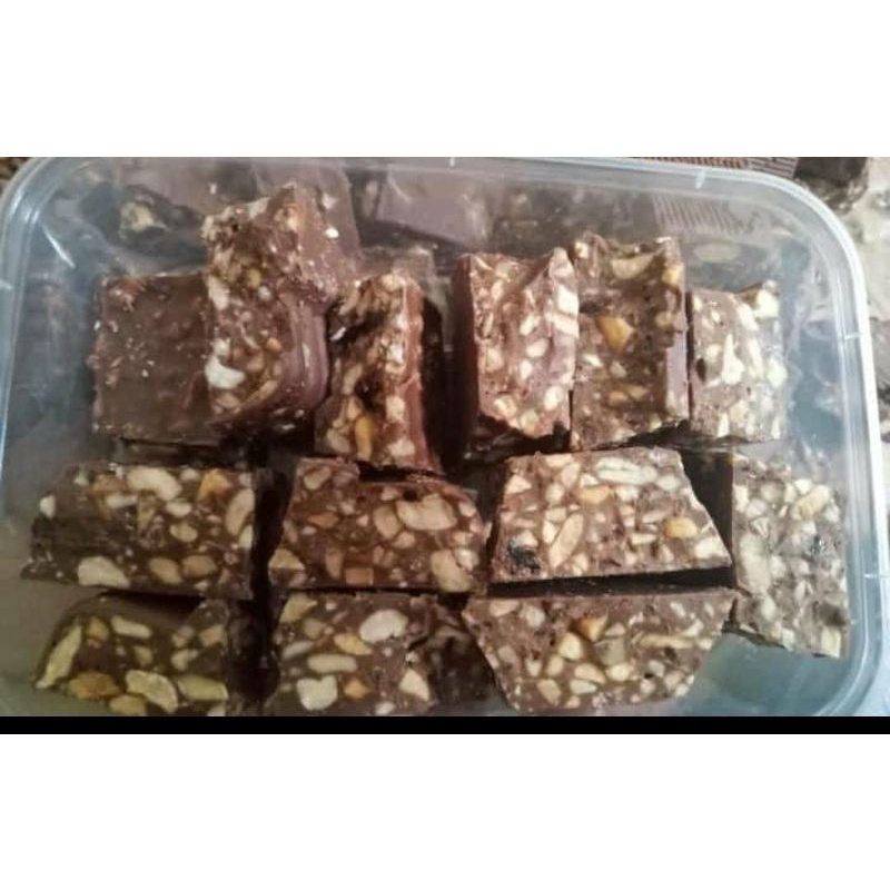 Patahan Coklat Silver Queen