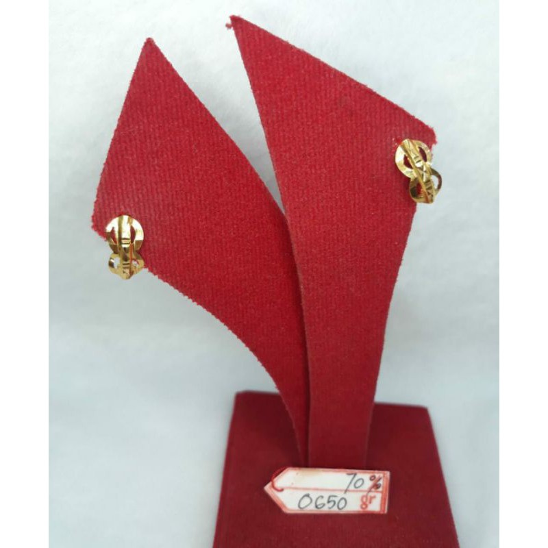 At899N355N anting jepit model bangkok angka 8 delapan emas kuning asli berat 0.650 kadar 70% 16k