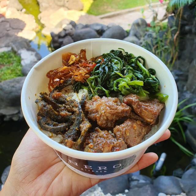 

JUMBO Rice Box Murah Ala Nero Kitchen : Be Genyol Babi Kecap Ayam Iga Babi
