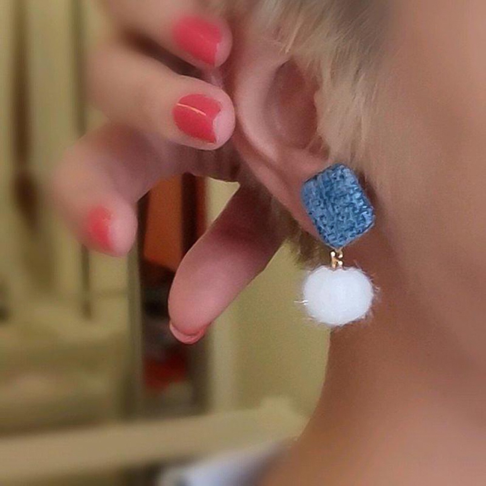 Hu Hu Hu Hu Hu Alat Bantu Pasang Kacamata♡ Anting Tusuk Gantung Wanita Desain Persegi Hias Pompom Untuk Pestahadiah