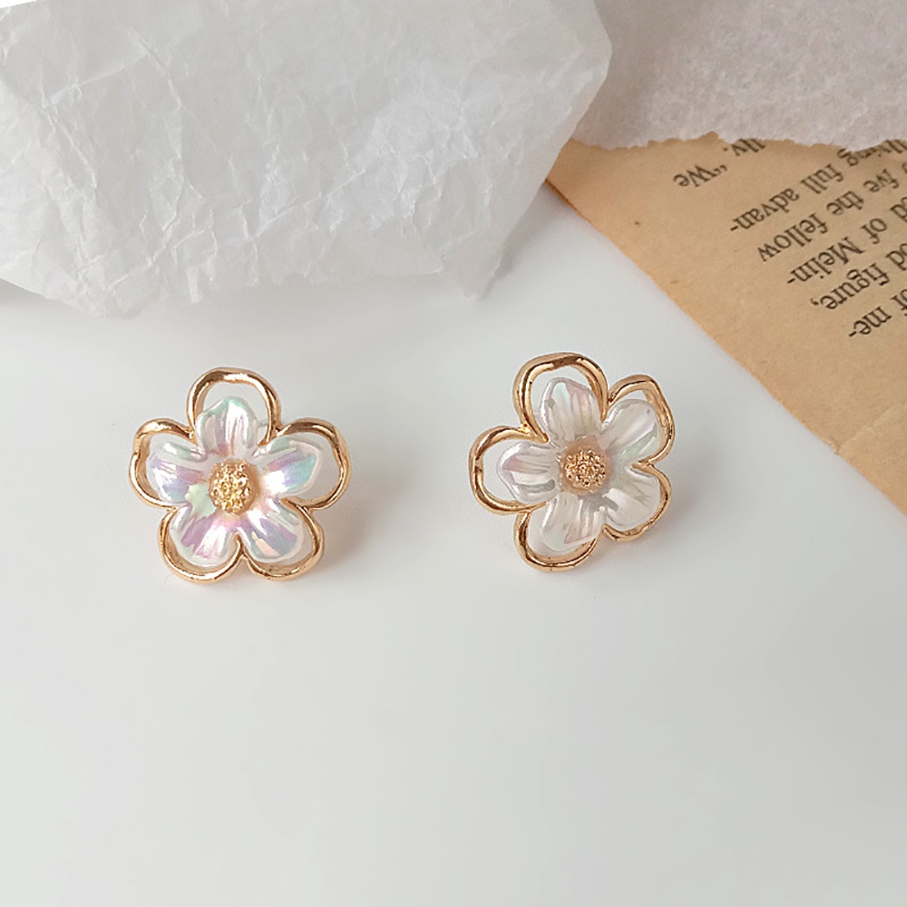 SKJK  Sweet Flower Earrings Party Fashion Jewelry Clip Earrings Women Cute Korean Unique Metal Girl Stud Earrings