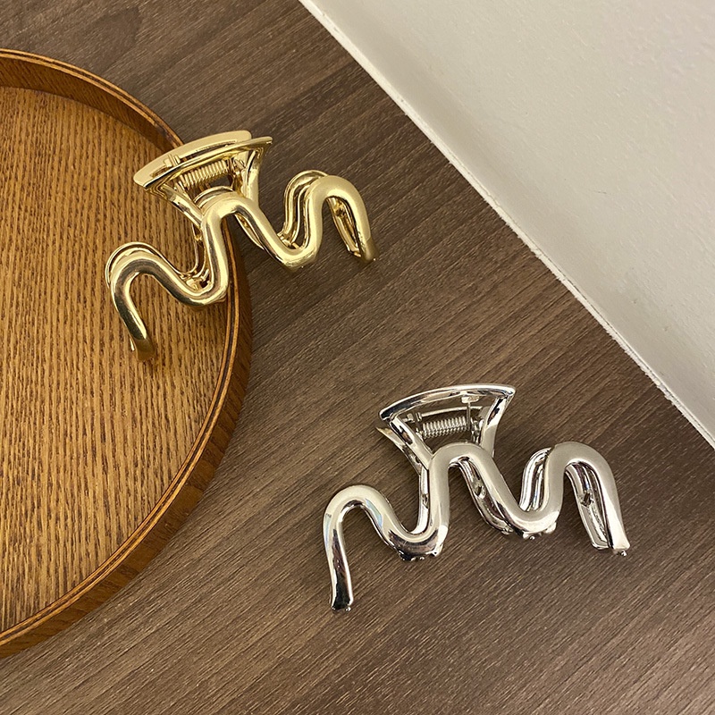 8.5CM JEPIT BESI WAVE M-SHAPE METAL GOLD SILVER GLOSSY SHINY LARGE JEPITAN RAMBUT MODEL GELOMBANG BENTUK M JEDAI BESAR WANITA KOREA HAIR CLIP CLAW FRENCH RETRO ELEGANT AKSESORIS WANITA ANAK HAIRCLIP BESAR TEBAL KUAT