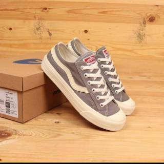  Sepatu  pria ventela  p 76 low public greey white 39 44 