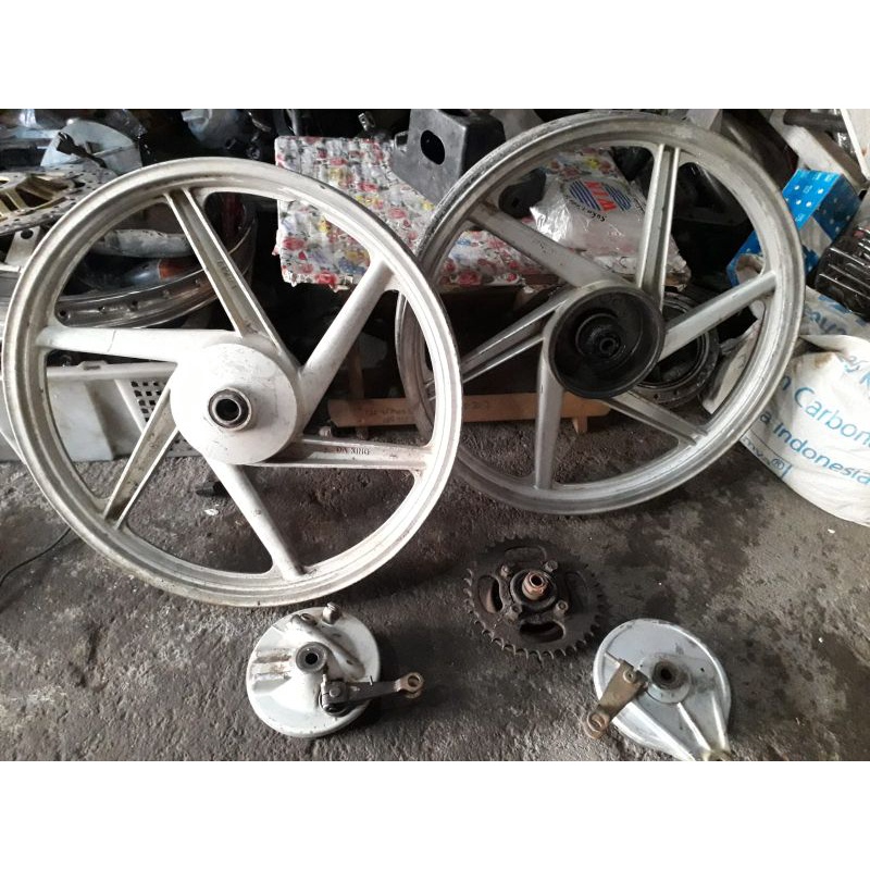 Velg Palang/Bintang Depan Belakang Satu Set Tutup Trombol dan Nap gear Da xing pnp Grand/Astrea/Prim