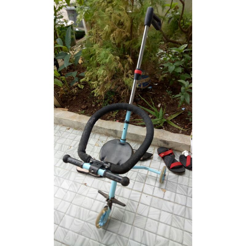 stroller mainan anak sepeda roda tiga dorongan second bekas pakai preloved