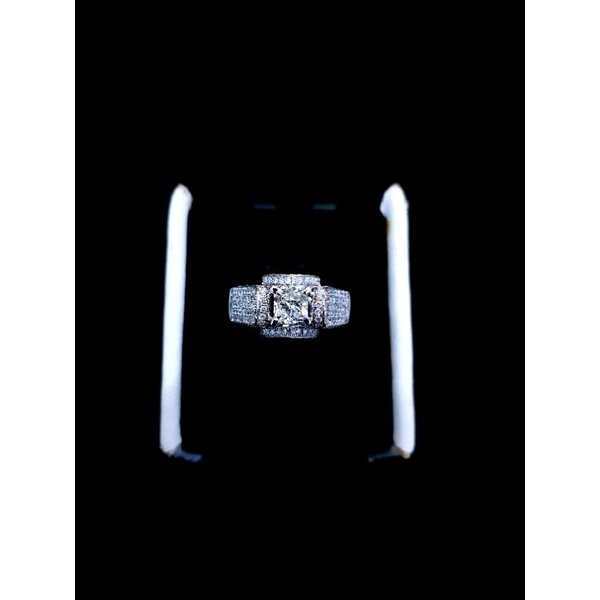 cincin berlian mata 1 besar samping full berlian emas putih