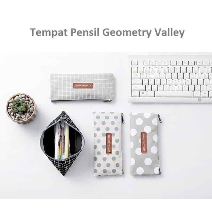 

Promo TP0054 Tempat Pensil Geometry Valley Pencil Case / Tempat Kosmetik - HITAM GARIS Diskon