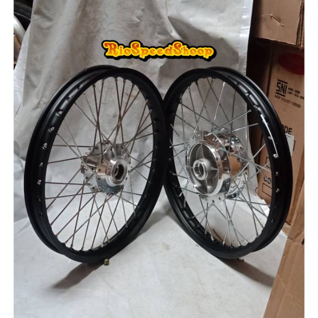Velg VegaZr, JupiterZ, Force1 Velg Hitam JariJari Chrome