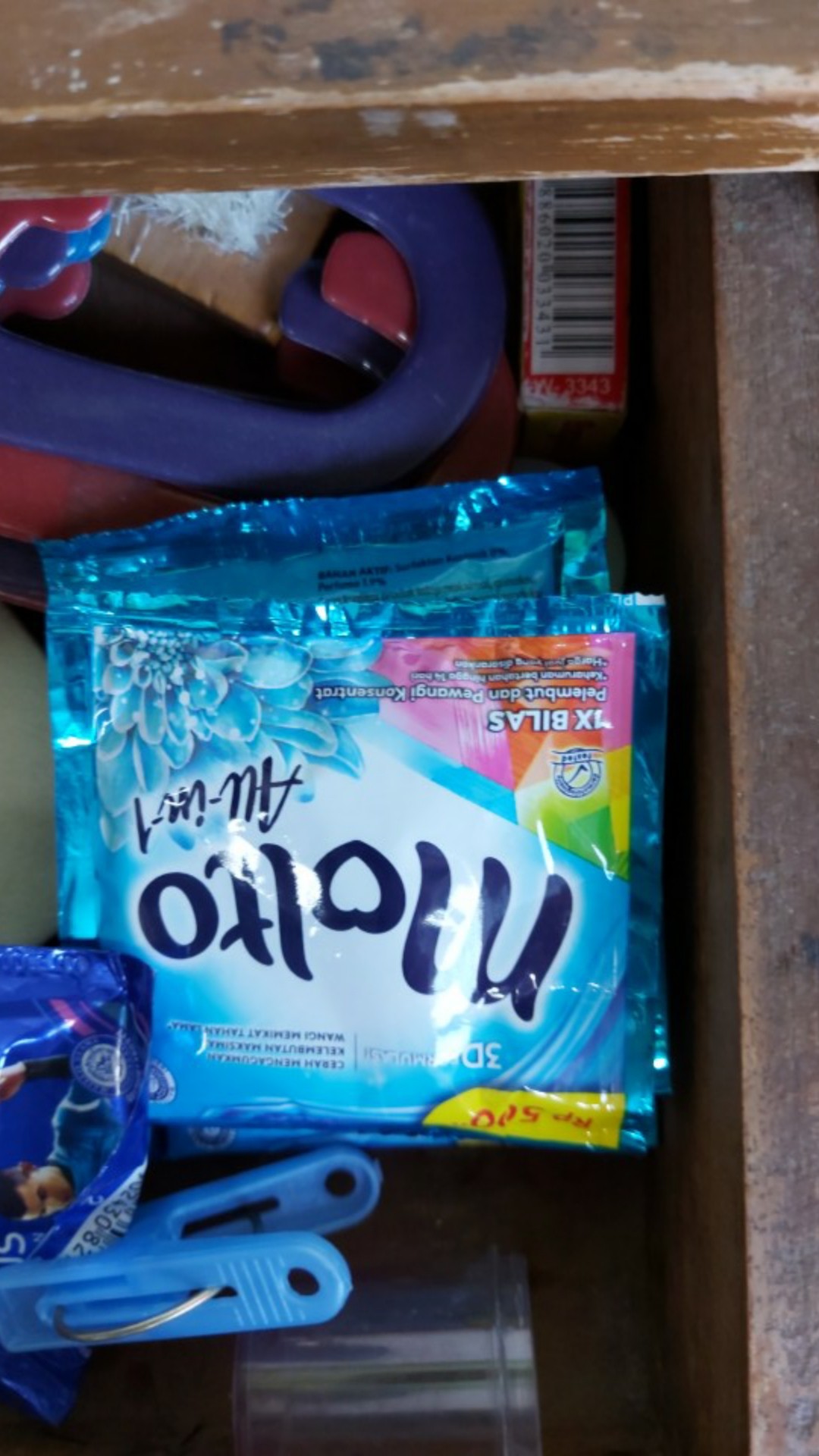 Pelembut Dan Pewangi Pakaian Molto Renceng 12x10ml