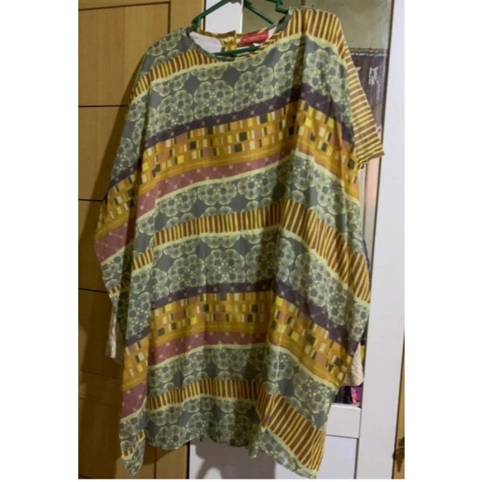 jenar top ria miranda