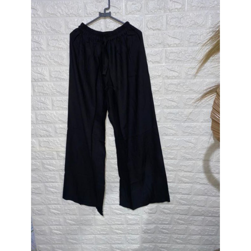 CELANA KULOT POLOS-Hitam