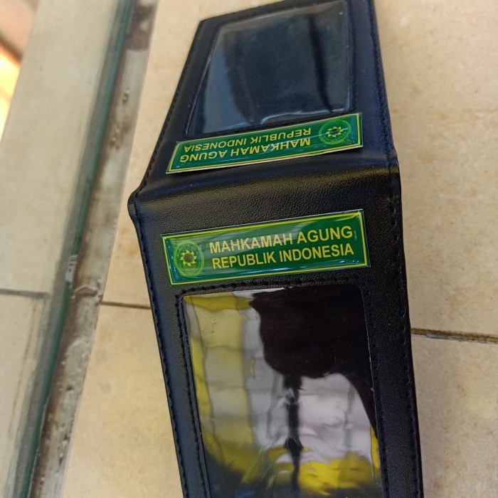 

Unik Name Tag Id Card Tempat Kartu Kulit Logo Mahkamah Agung Ri Ma 2 Sisi Promo