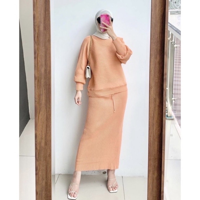Knit One Set Skirt Naya / Baju Setelan Rajut Set Rok Wanita Polos Import
