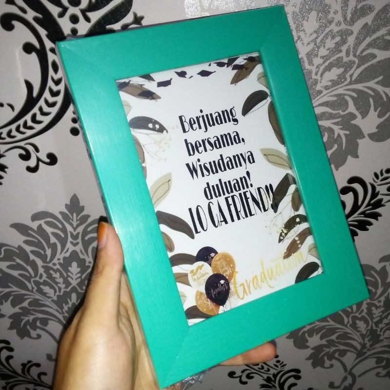 Figura/Frame Gift Unik/Kado Wisuda Baper