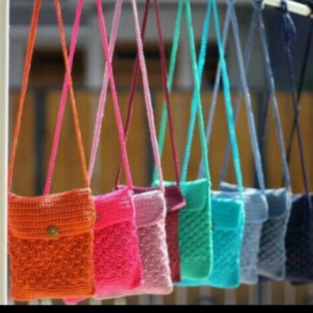 Tas rajut tali panjang hp sling bag random motif Tas rajut tali panjang hp sling bag random motif
