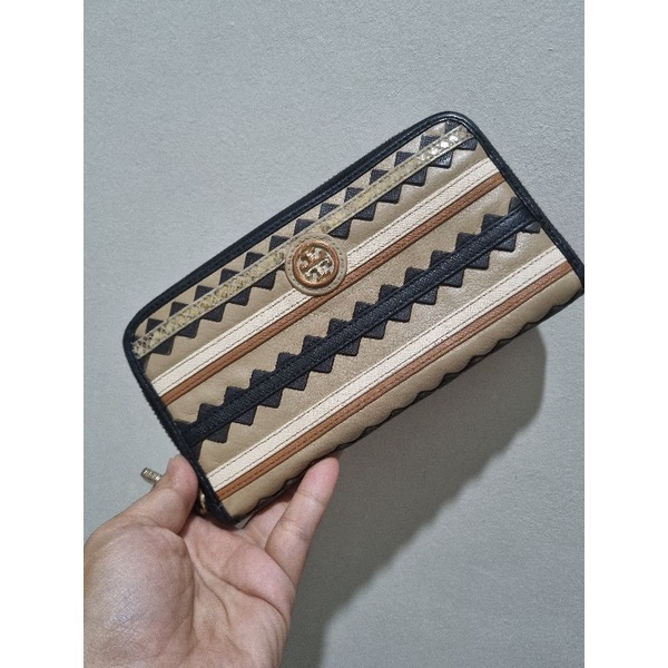 Preloved long wallet Tory Burch