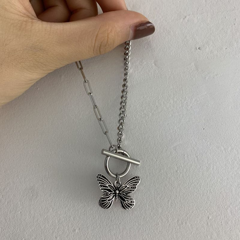 OT Kalung Rantai Klavikula Desain Kupu-Kupu Bahan Titanium Steel Gaya Retro Korea Selatan