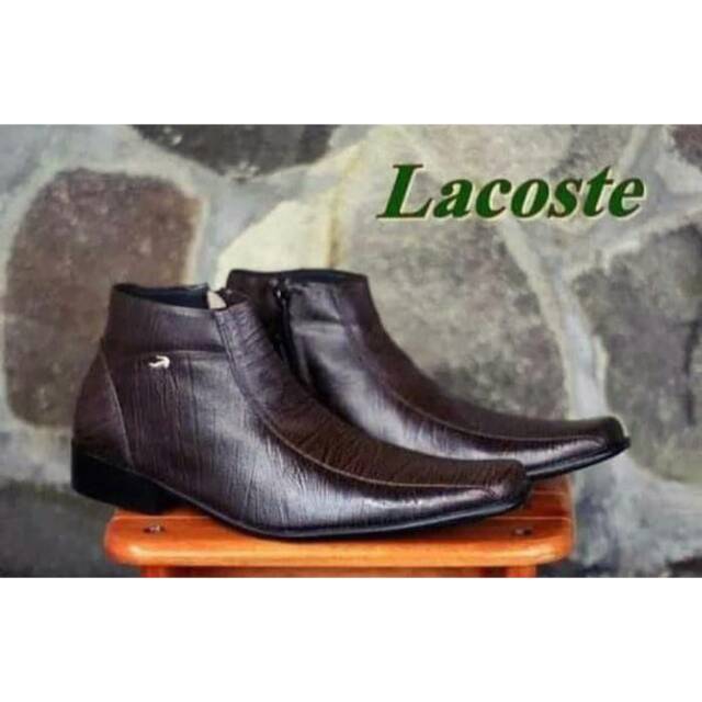 SEPATU PANTOFEL PRIA LACOSTE RESLETING TINGGI  KULIT SERAT KAYU