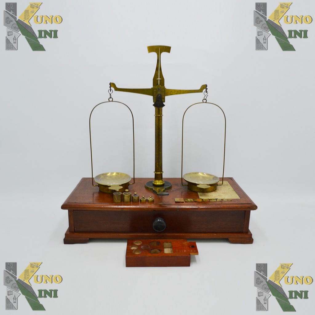 BARANG ANTIK TIMBANGAN KUNO ANTIK.