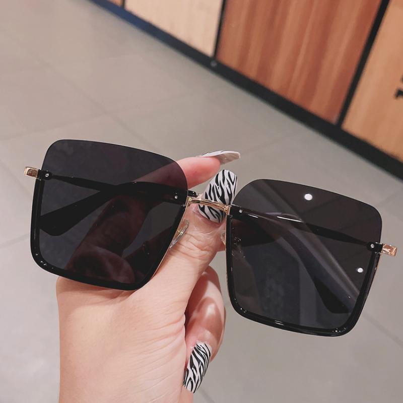 Kacamata Hitam Oversized Model Half Cut Frame Bahan Metal Untuk Wanita