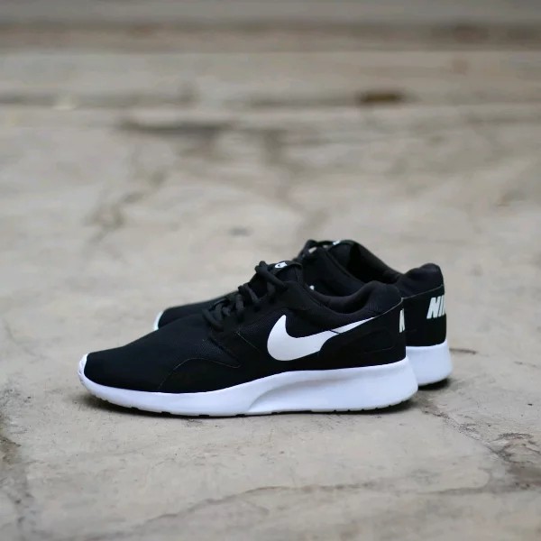 nike kaishi run black white