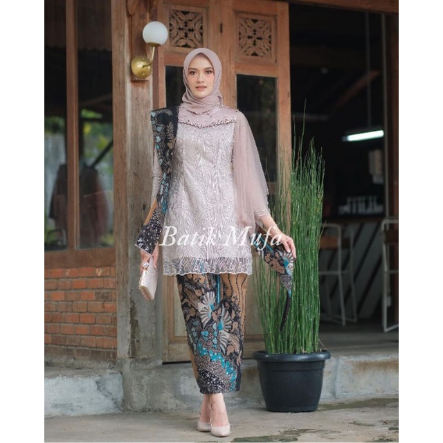 Couple VEKA Brown Kebaya Tunangan terbaru KEBAYA MODERN Kebaya wisuda kebaya batik couple