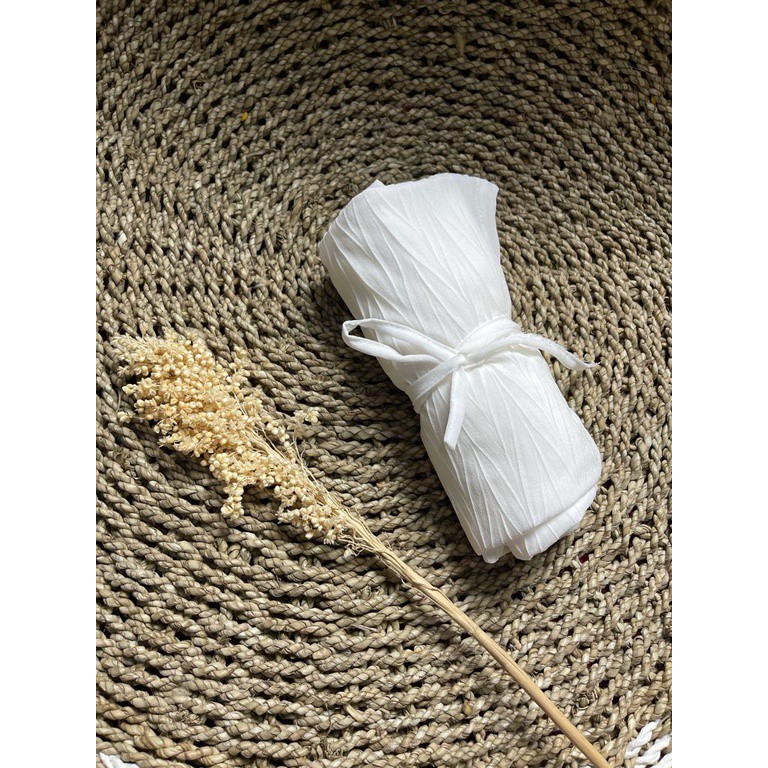 𝐃𝐎𝐎𝐍𝐊𝐀 Emira - HIJAB INSTANT TALI BERGO MARYAM PLISKET Padi Zig Zag Matt. Diamondcrepe-White