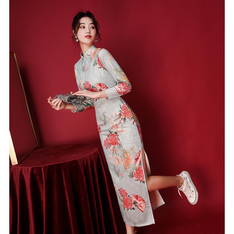 Improved cheongsam 2022 spring retro elegant young style bone etching light cooked Chinese style dee